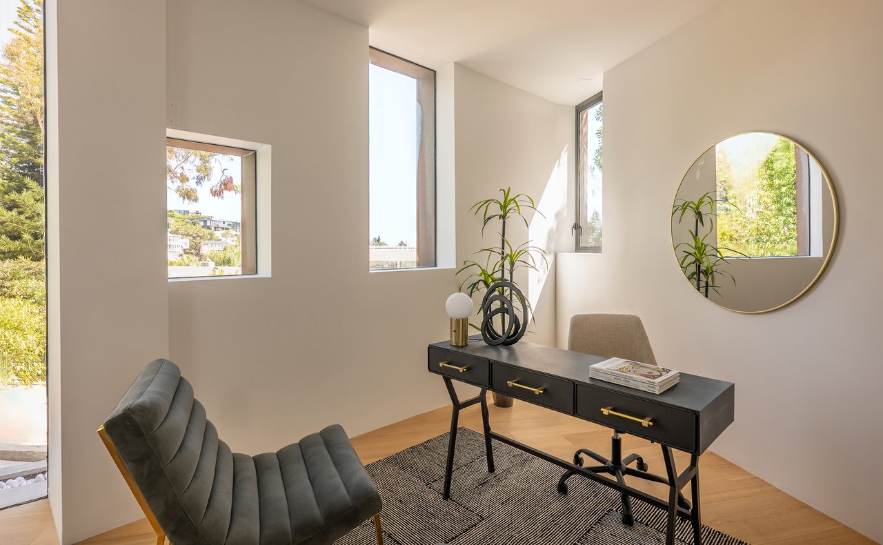 9277 Thrush Way, Sunset Strip