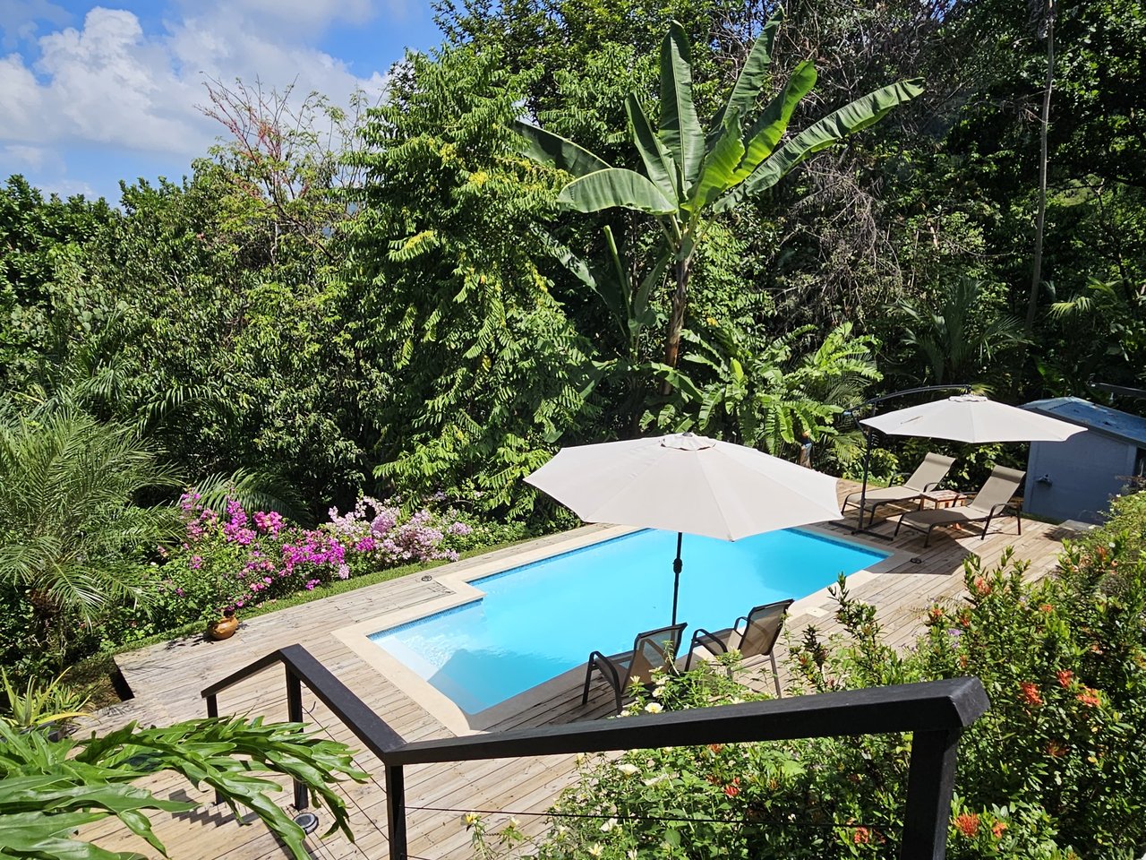 Beautiful sea view House Guesthouse and Pool in a gated Community close to awesome Beaches