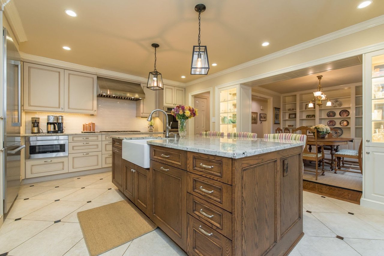 467 Woodlake Way