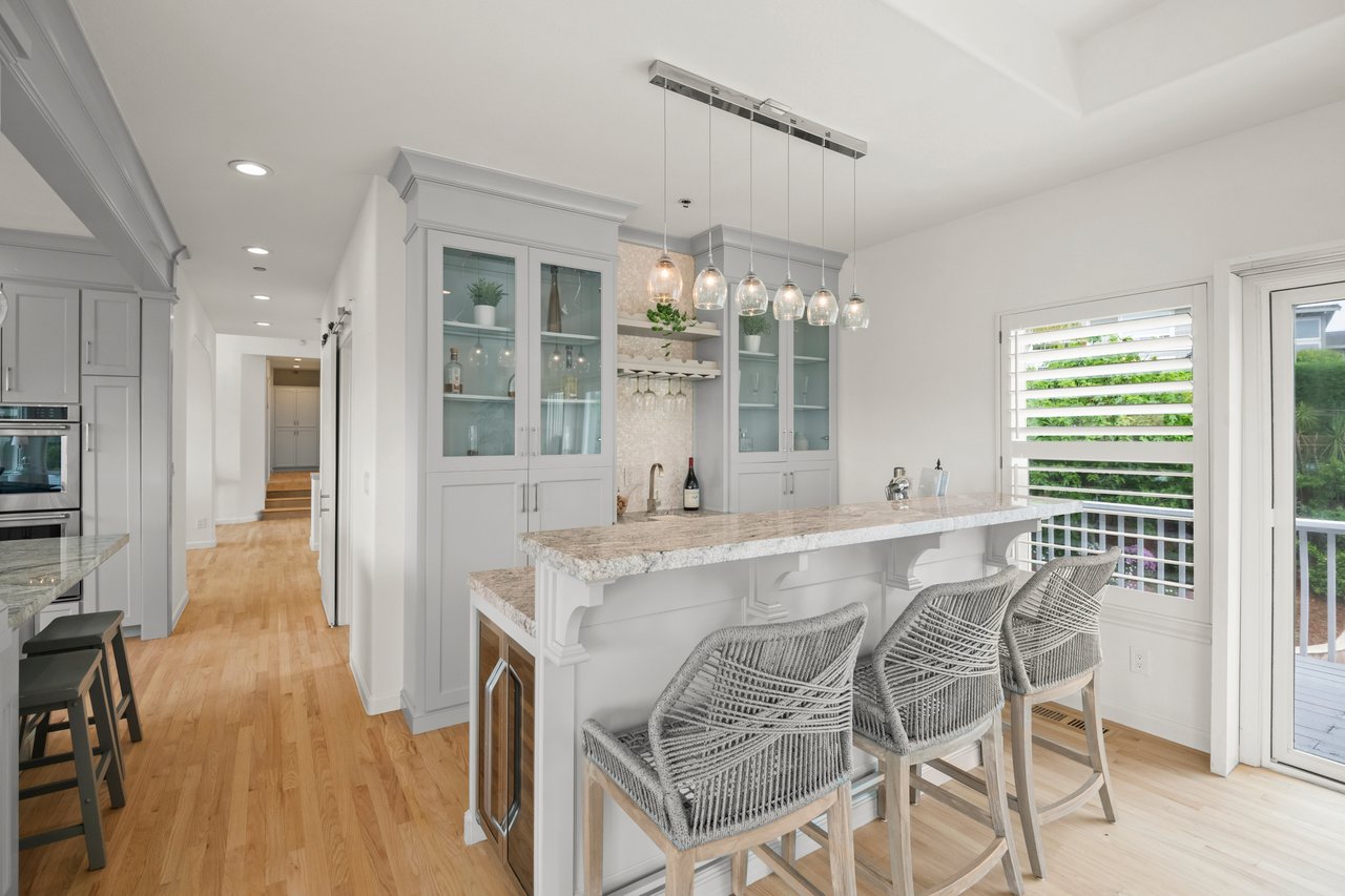 15855 Jackson Oaks Drive