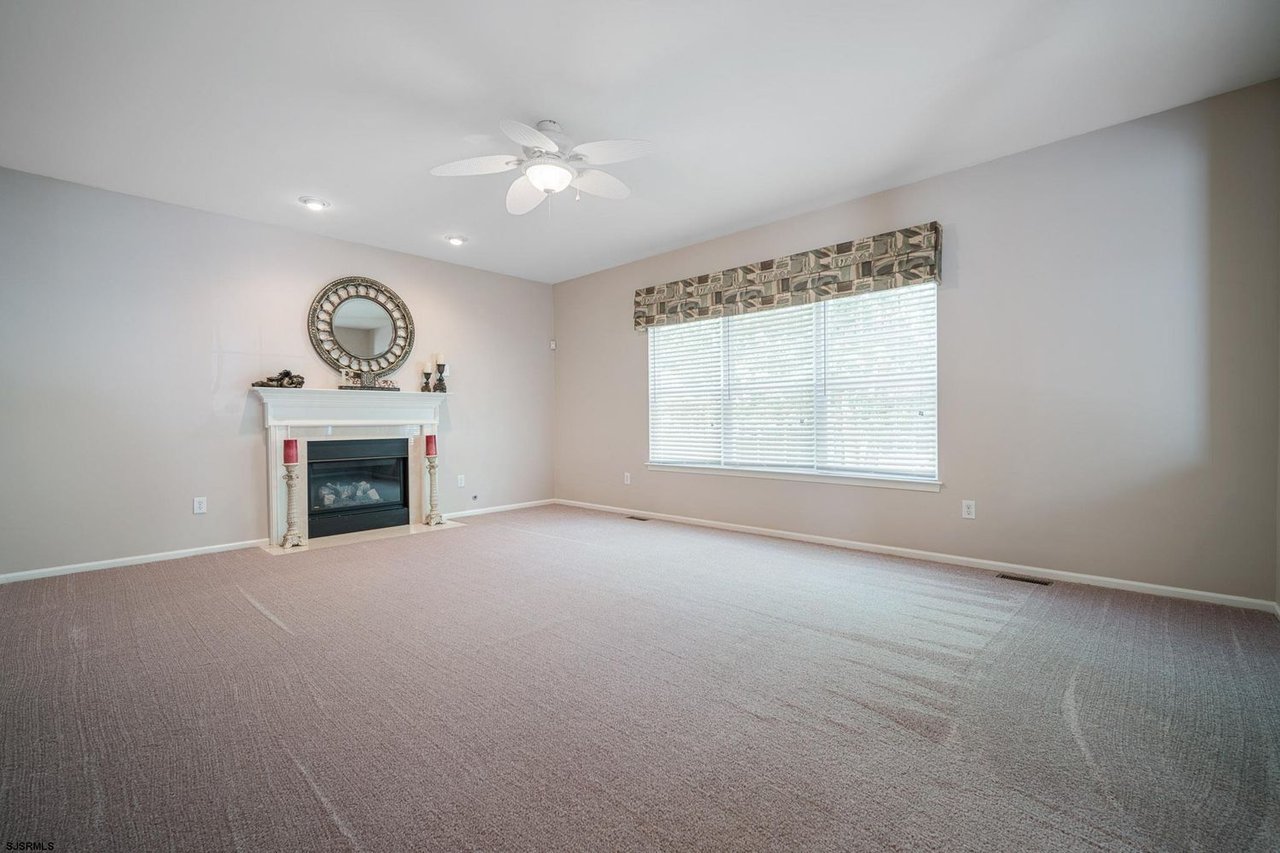 101 Azalea Ln
