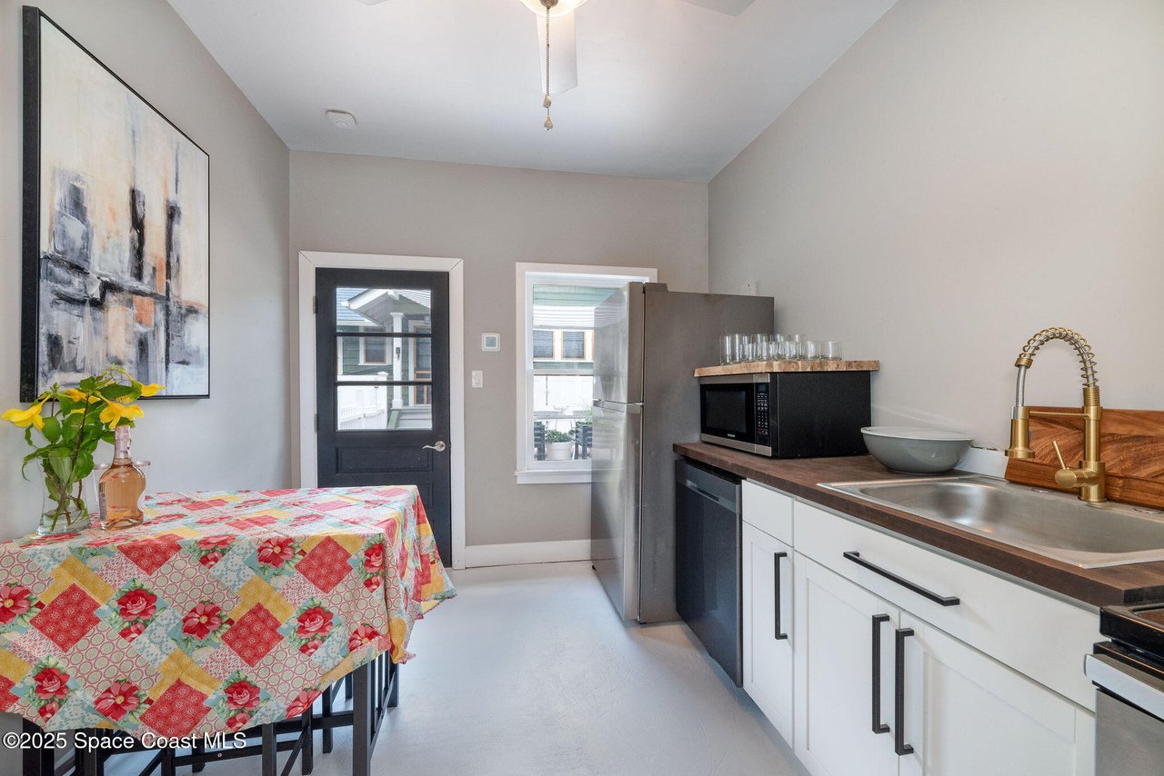 1296 Highland Ave