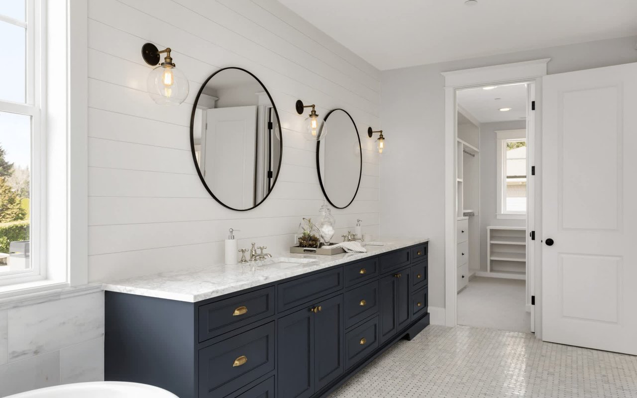 Staging a Bathroom to Sell: 5 Easy Steps