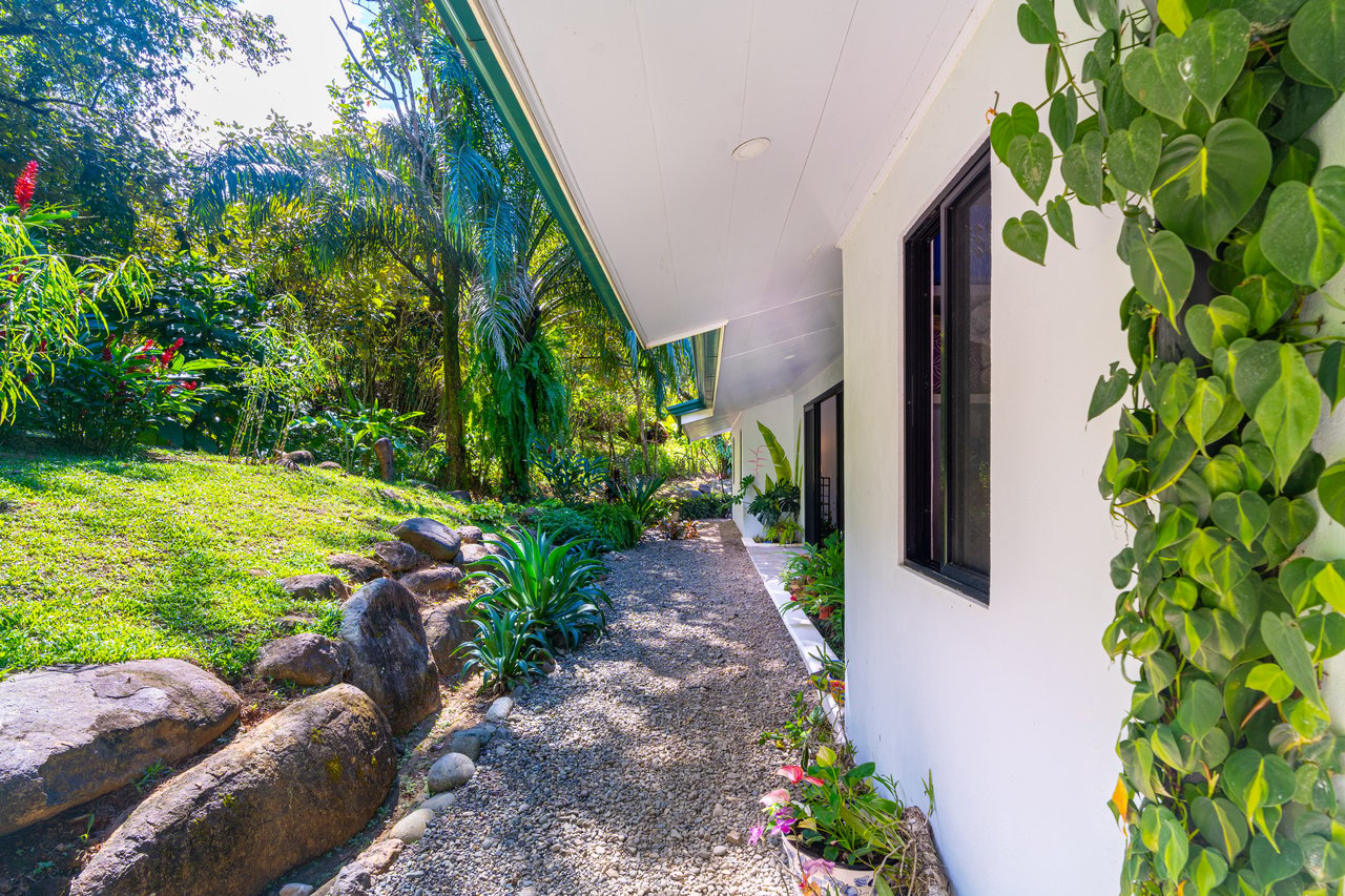 Casa by the Sea, Uvita Home and Casita