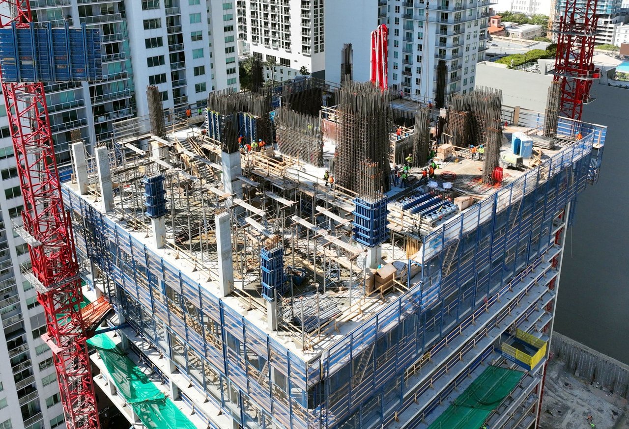March 2025 | Waldorf Astoria Supertall Rises to 19th Floor