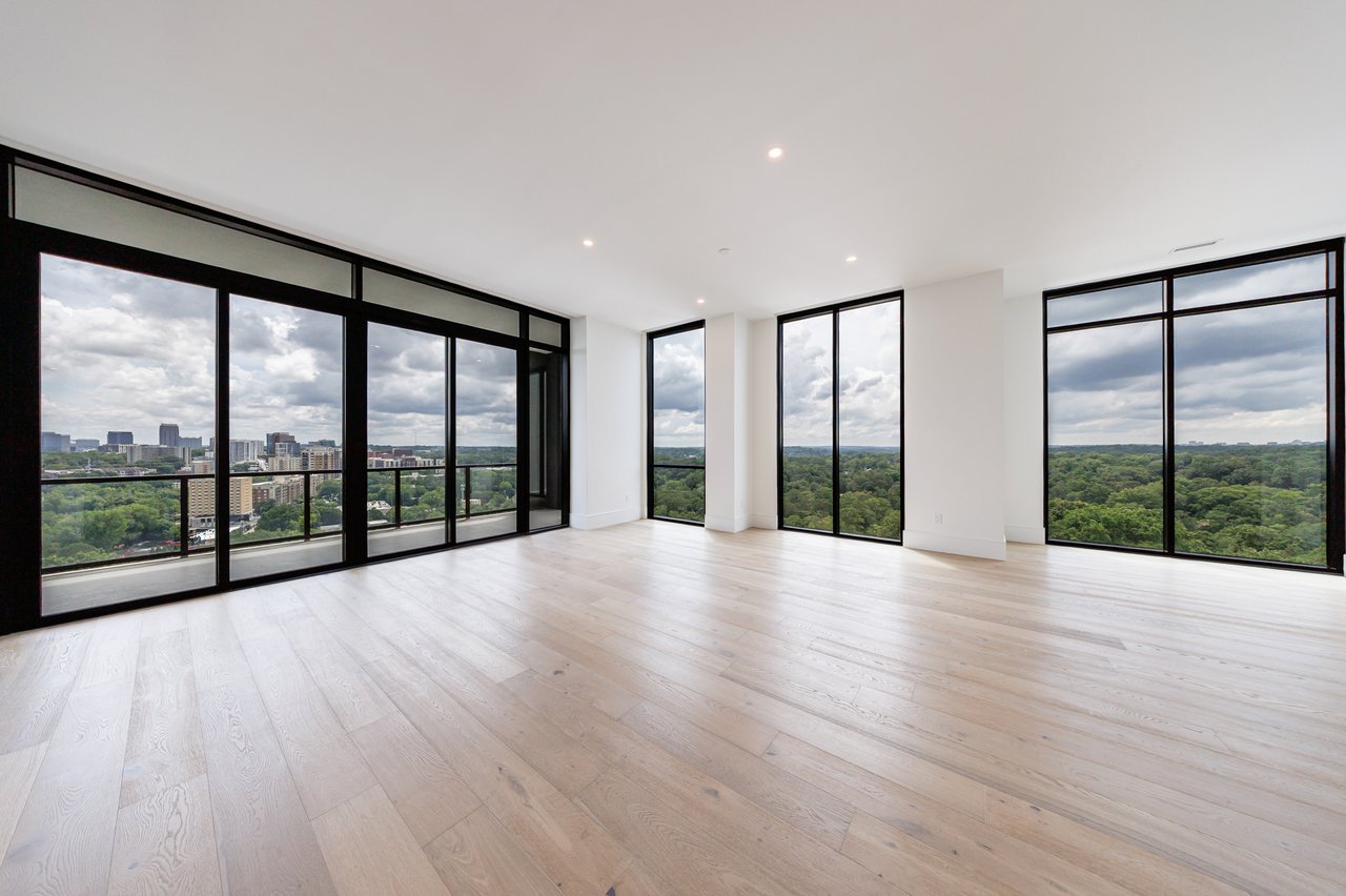2425 Peachtree Road Unit 1806
