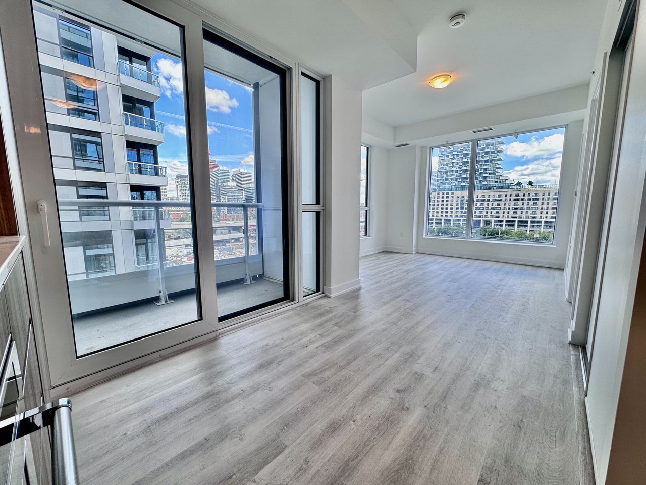 15 Richardson Street Unit: 616