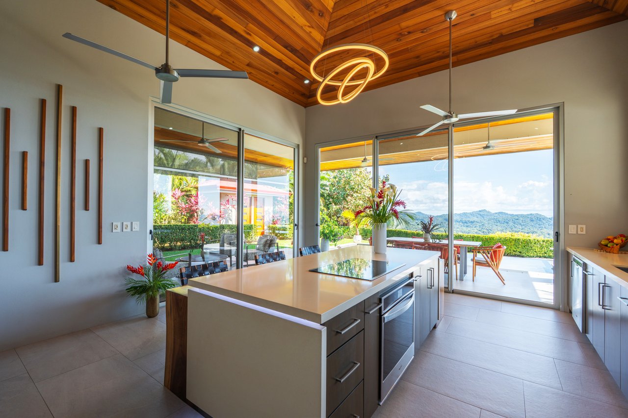 Blue Horizon – luxury ocean-view home in Ojochal, Costa Rica