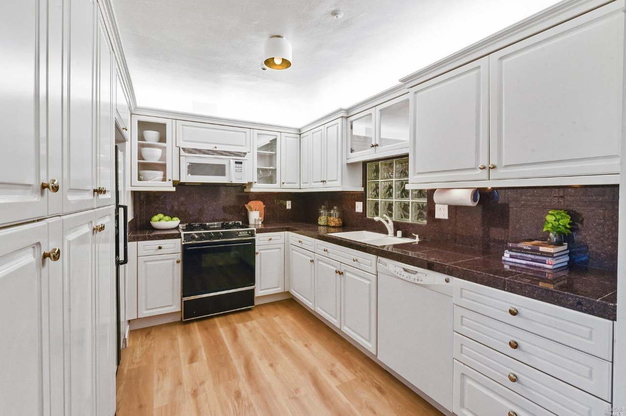 1841 Centro W St