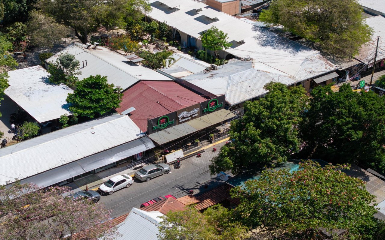 Pikatas Restaurant and Bar, A Local Favorite Near Tamarindo Beach