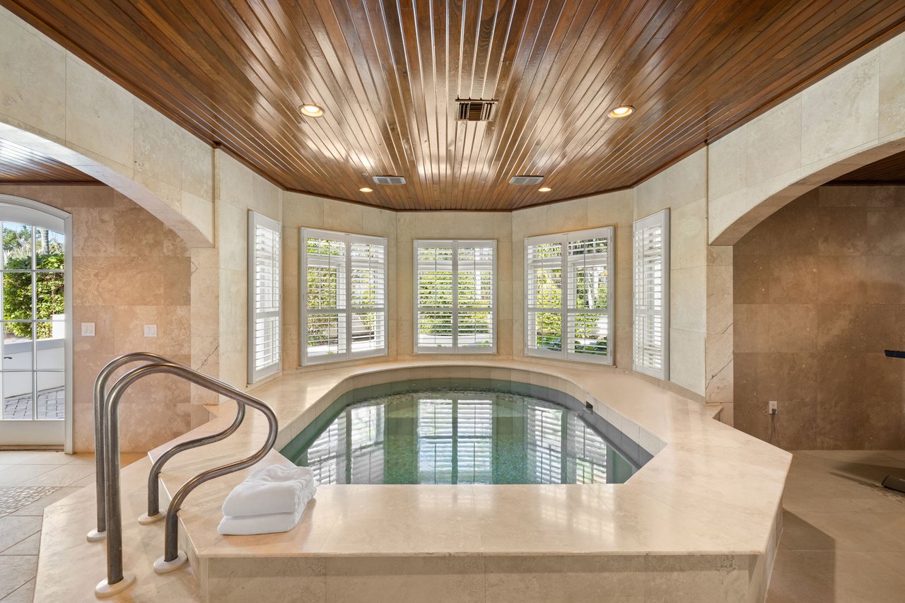 16475 Captiva Dr