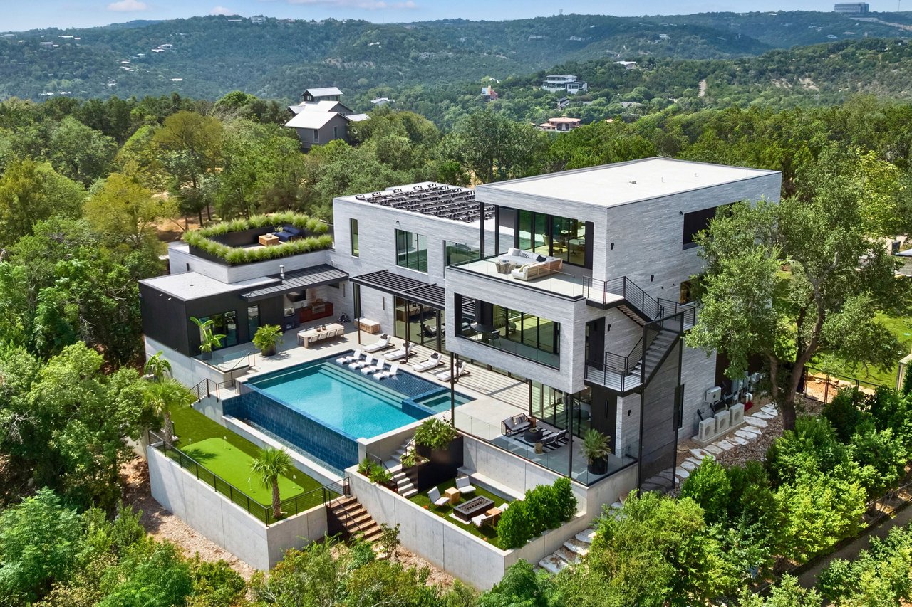 The Pinnacle of Austin Living