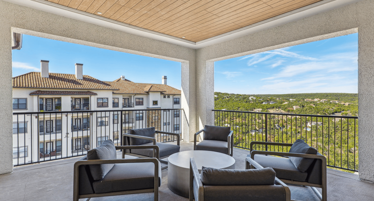 Apply today and enjoy 8 weeks free PLUS an additional $1500 Look & Lease Special