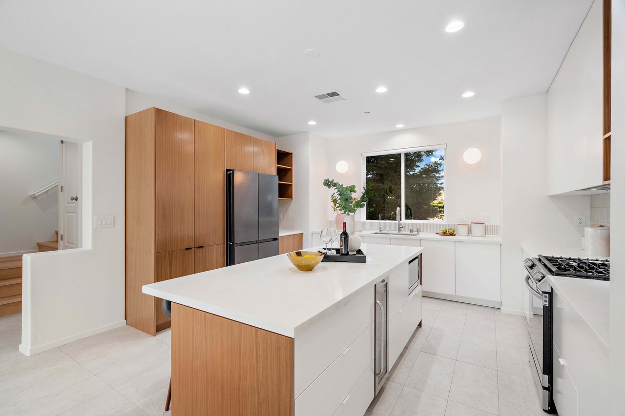 367 Ellicott LOOP