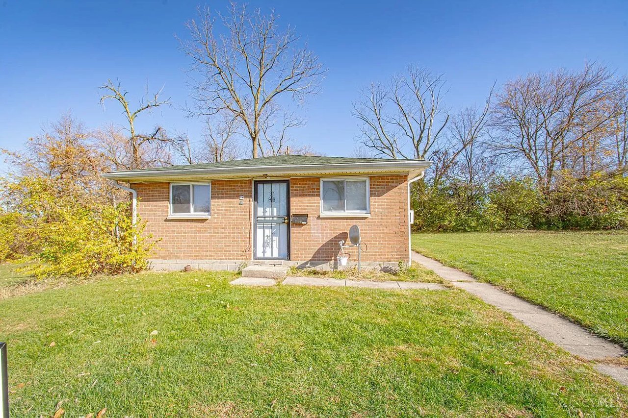 34 S Hatfield St