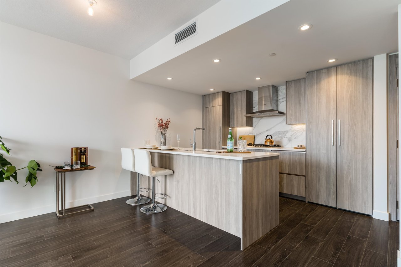 3604-9887 Whalley Blvd