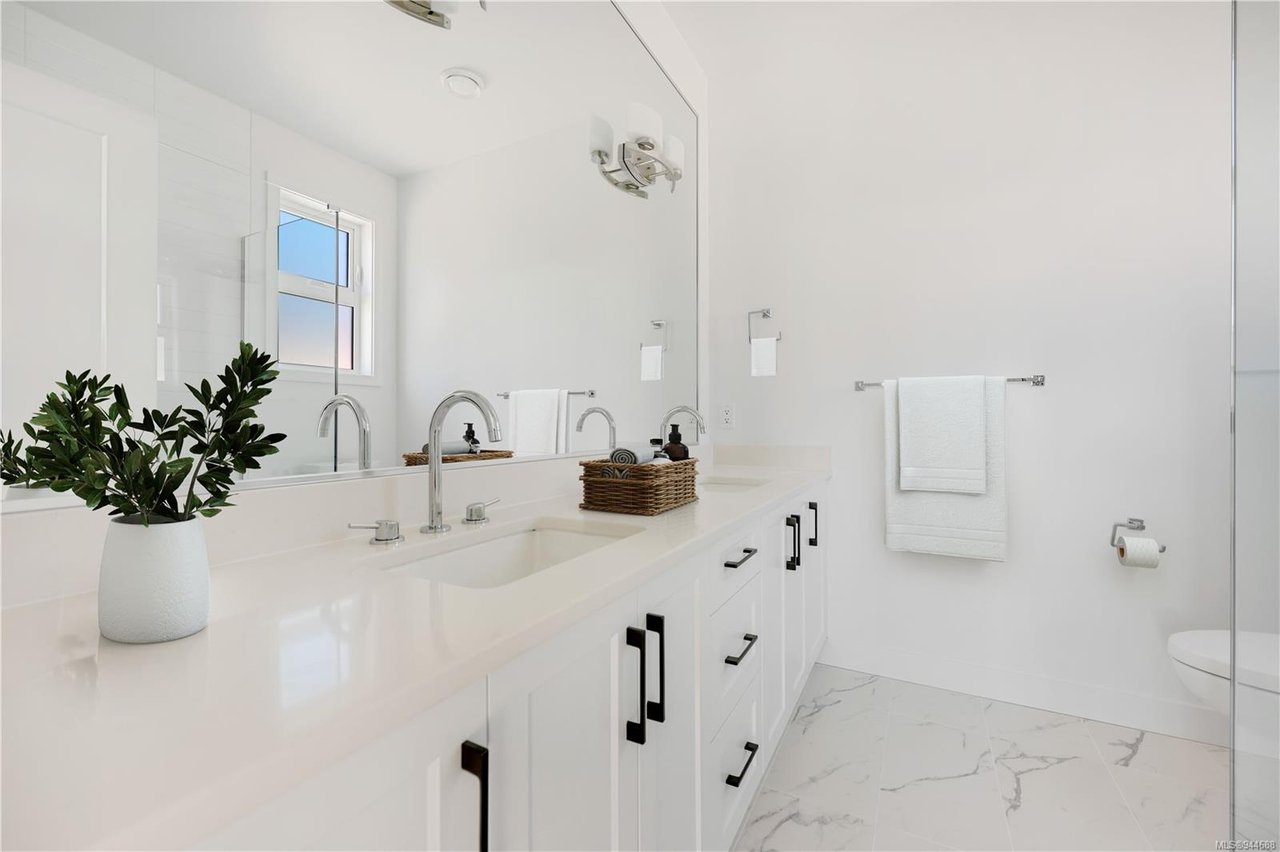7046 Central Saanich Rd, Central Saanich