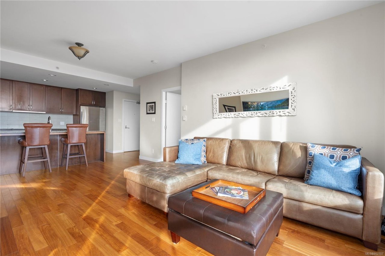 1104-788 Humboldt St