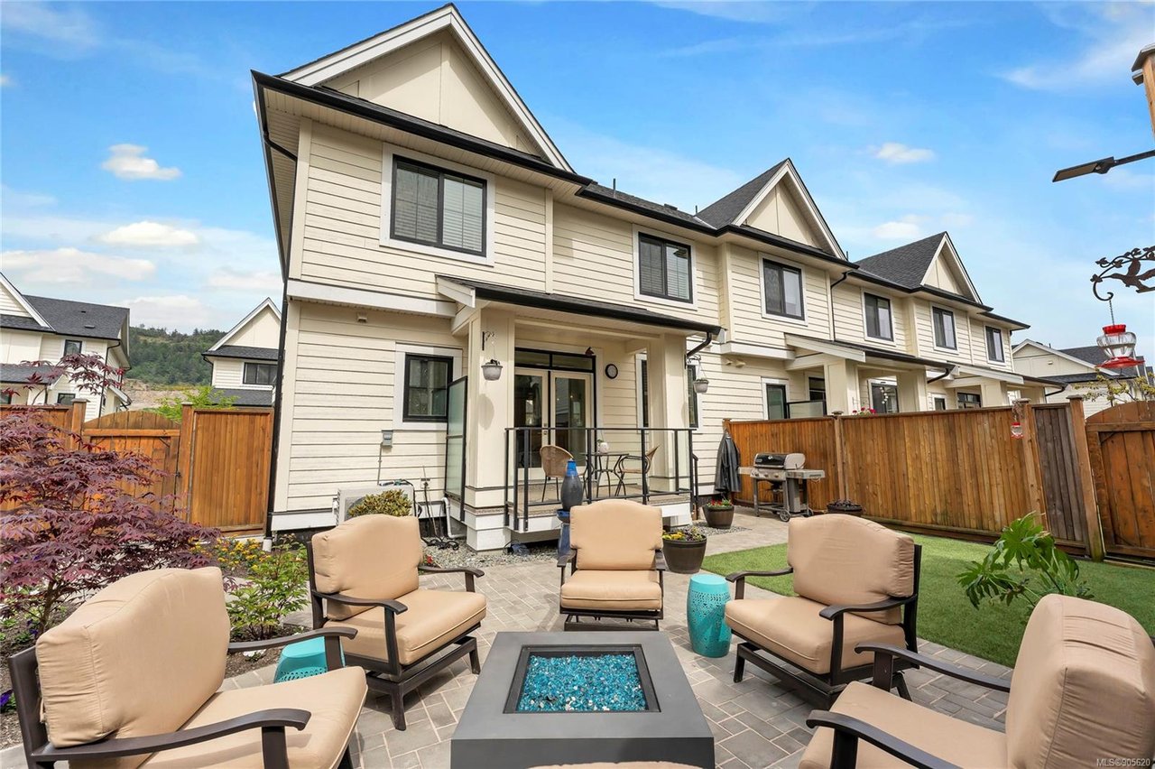 2857 Turnstyle Cres