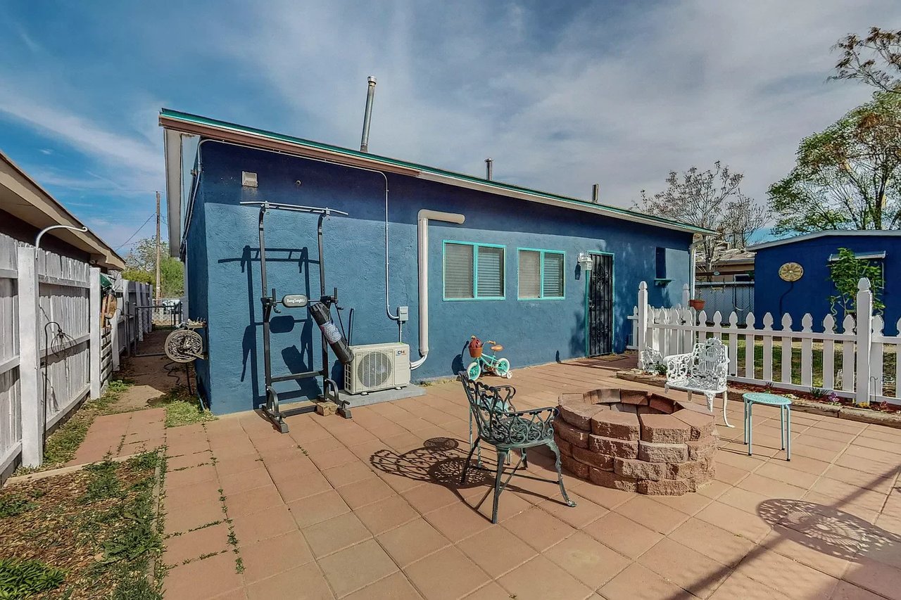 847 Arthur Dr SW