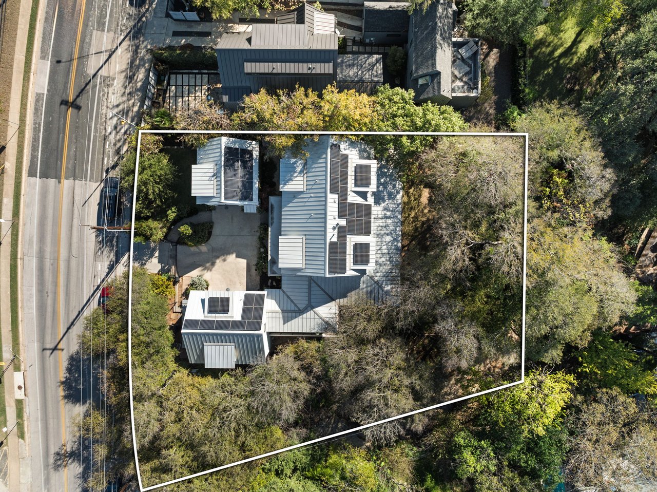 703 E Live Oak ST
