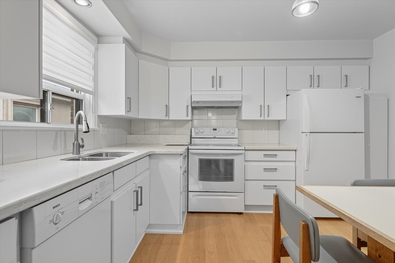 6 Berryton Ave