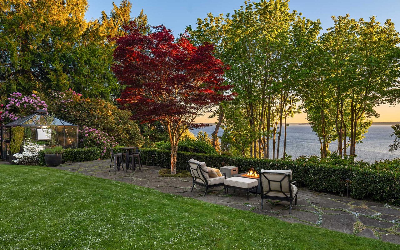 Historic Waterfront Estate in Magnolia
