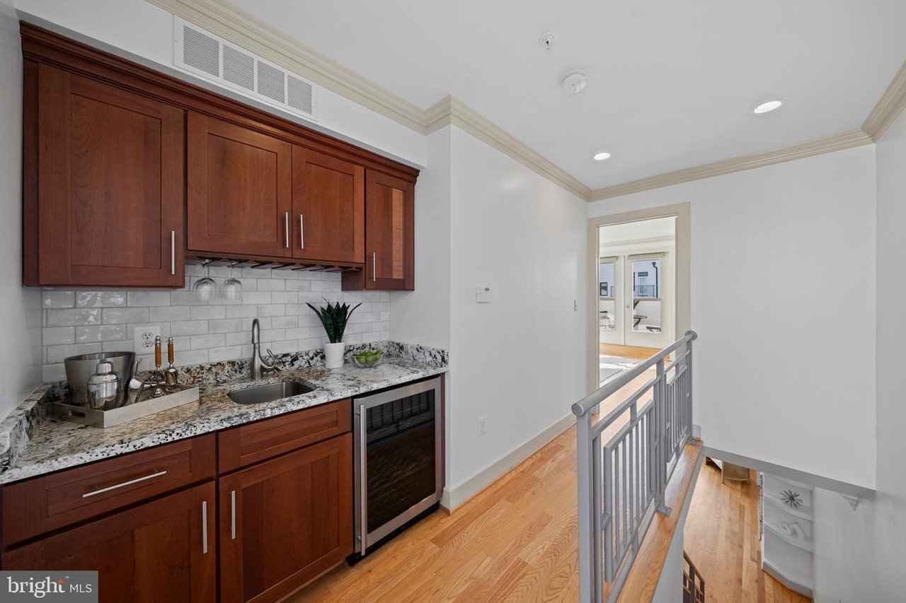 2448 Ontario Rd NW, Unit 4