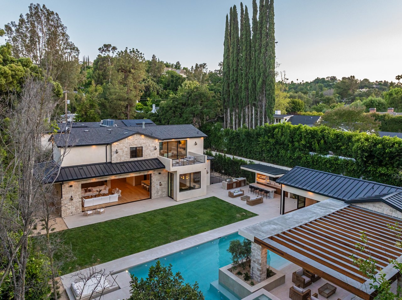 Ariana Gaffoglio: Redefining Excellence in the World of Real Estate