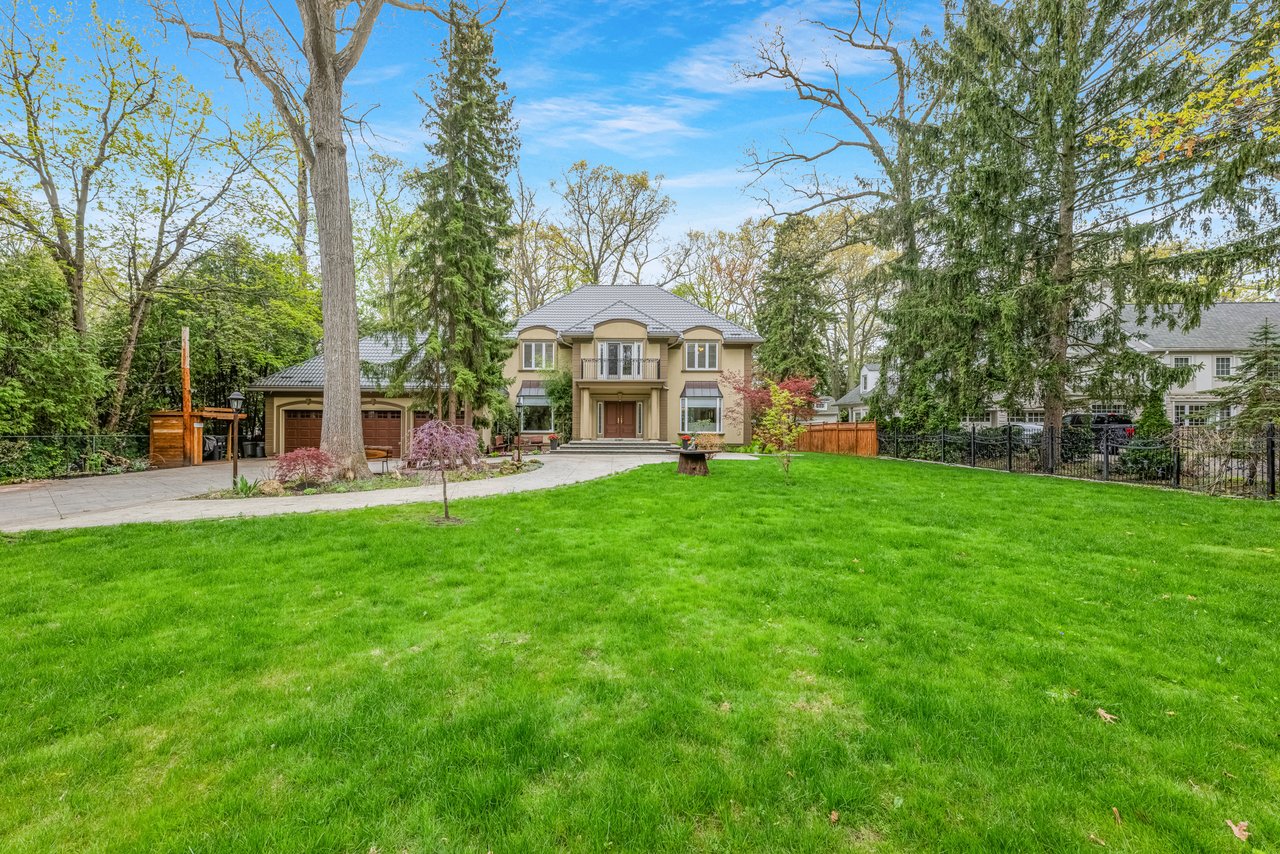 2126 Parker Dr