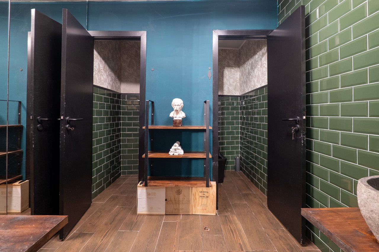 Prime Fine-Dining Restaurant Business Transfer (“Trespasse”) in Central Porto