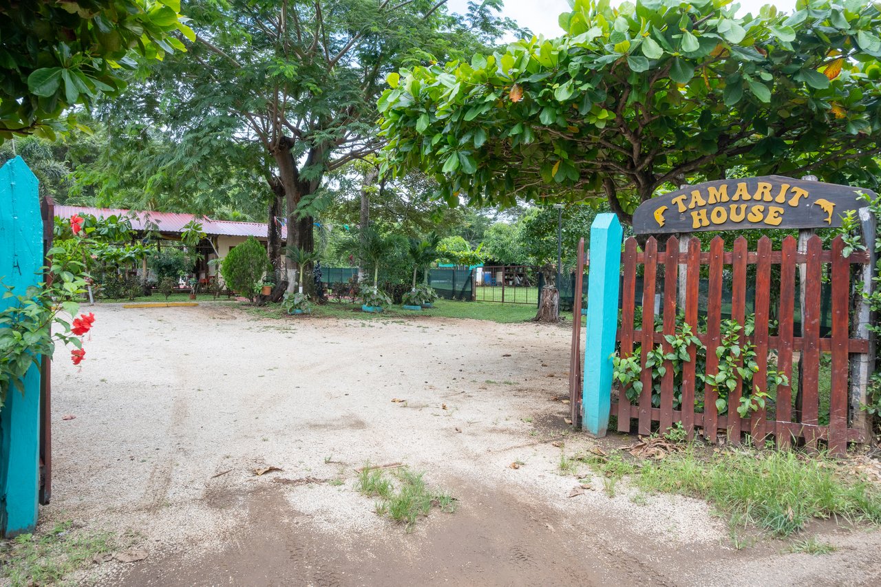 Tamarit House | Spacious Tropical Retreat in Villareal, Costa Rica