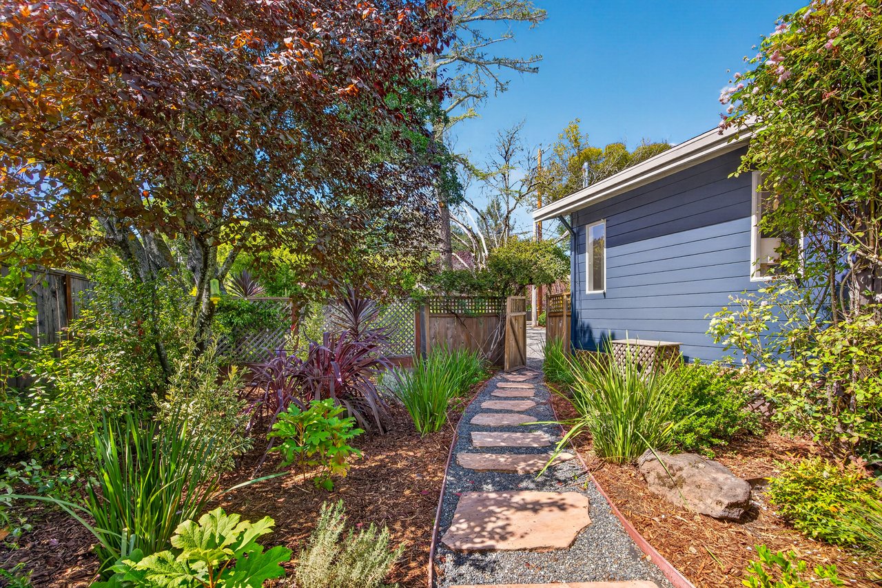 82 Shady Lane, Ross