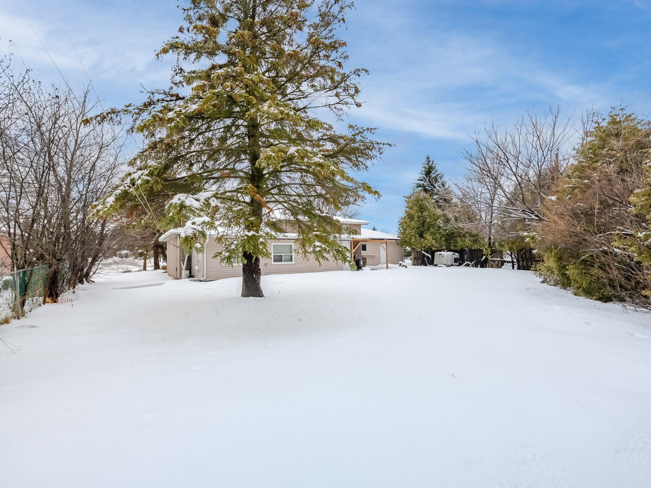 28 Lakeland Crescent