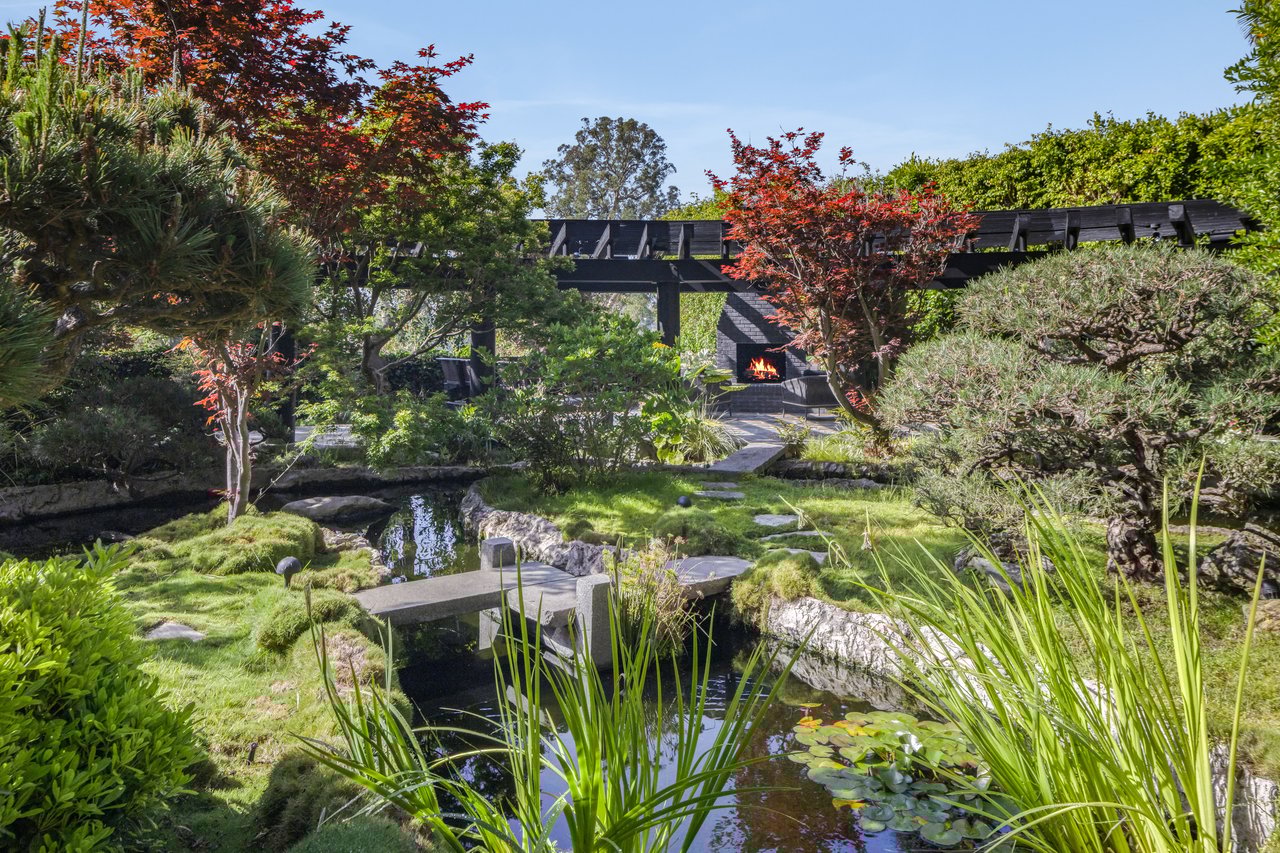900 Napoli Dr