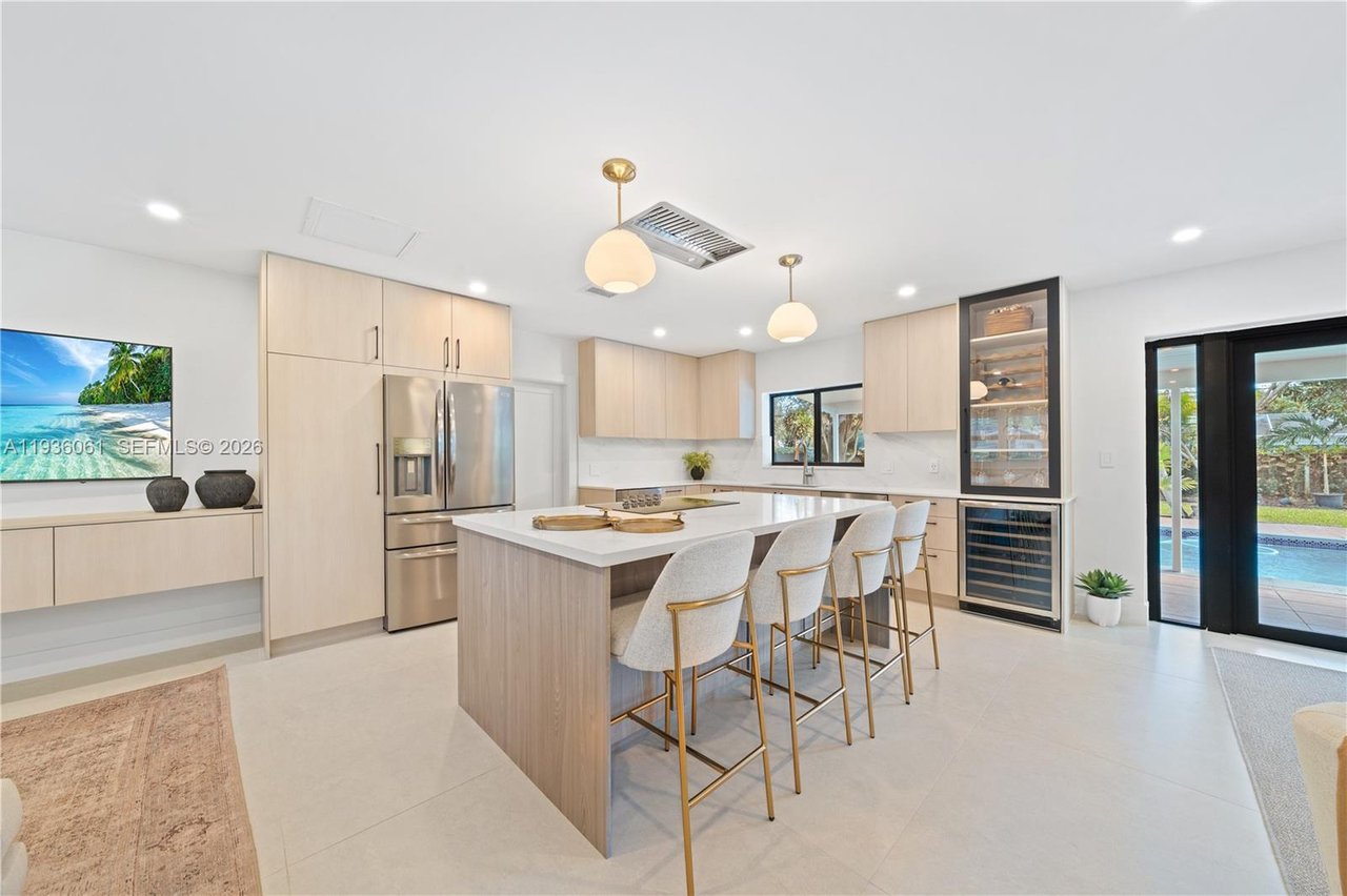 8360-sw-148-drive-palmetto-bay-home-sold-living