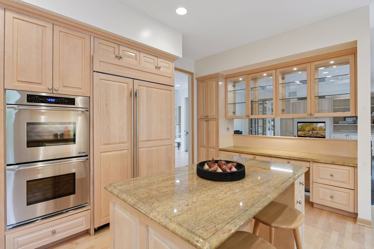2487 Crowne Hill Road, Minnetonka