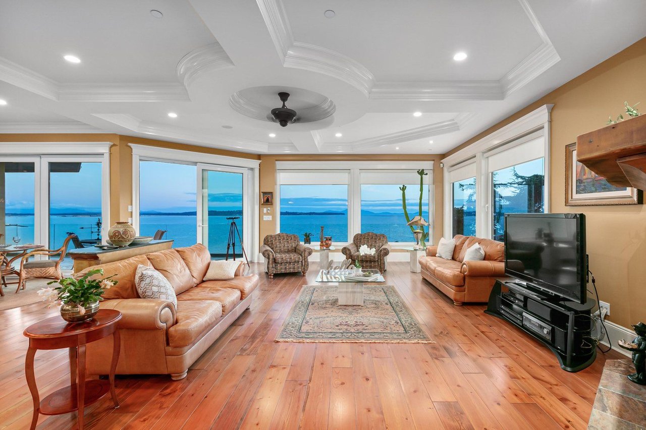 14480 Magdalen Crescent