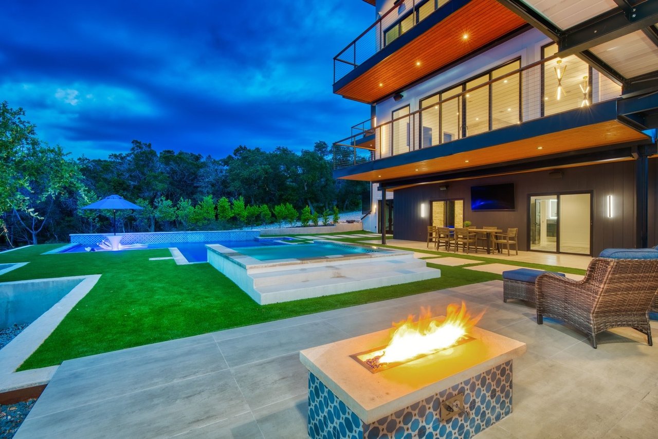Luxxis Design 1104 Summit