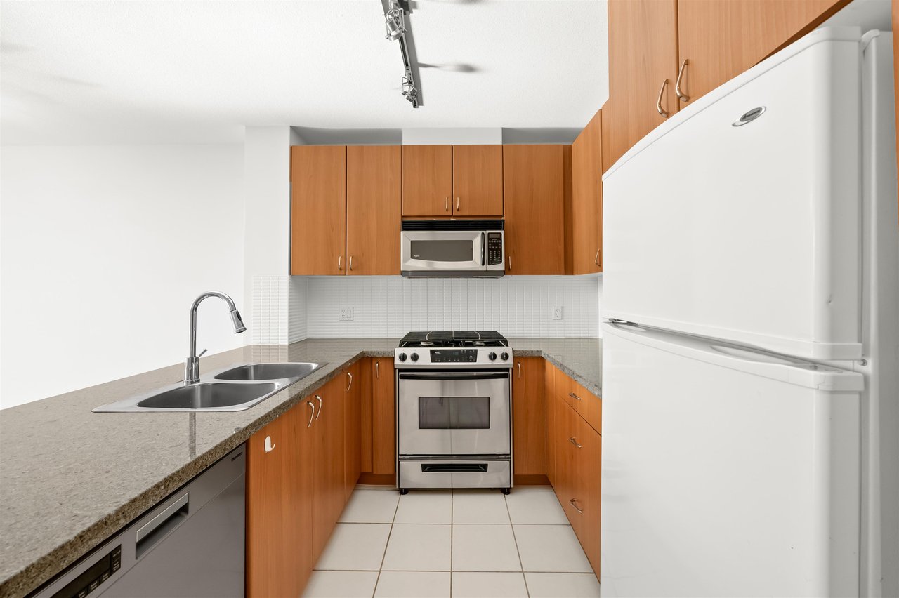 612-9266 University Cres