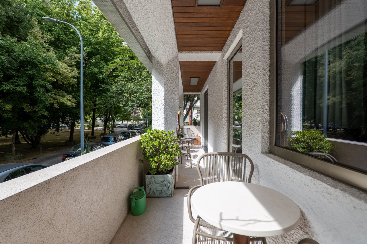 Exceptional Fully Renovated 2+1 Bedroom Apartment in Boavista, Porto