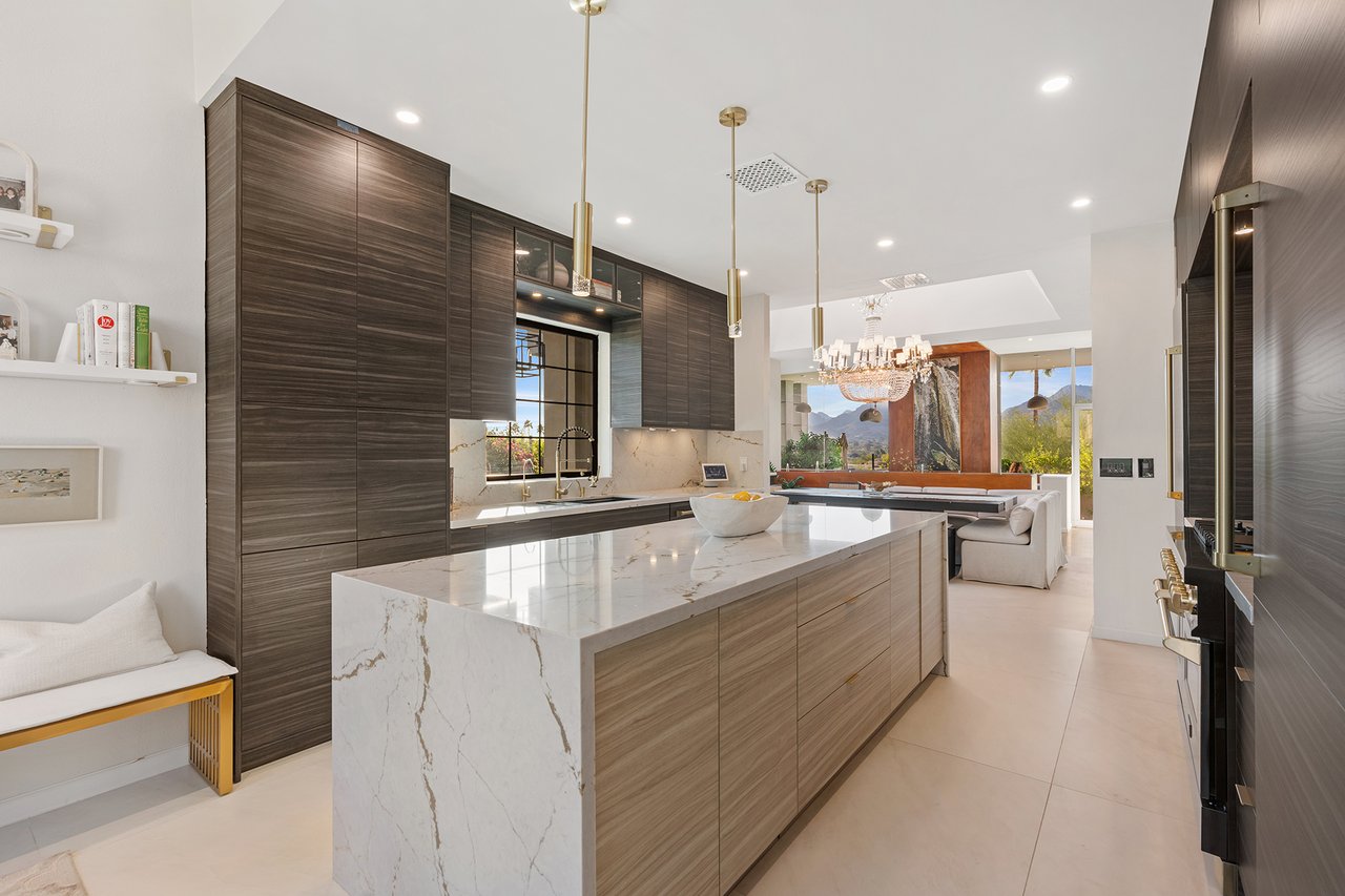 5905 N ECHO CANYON Lane