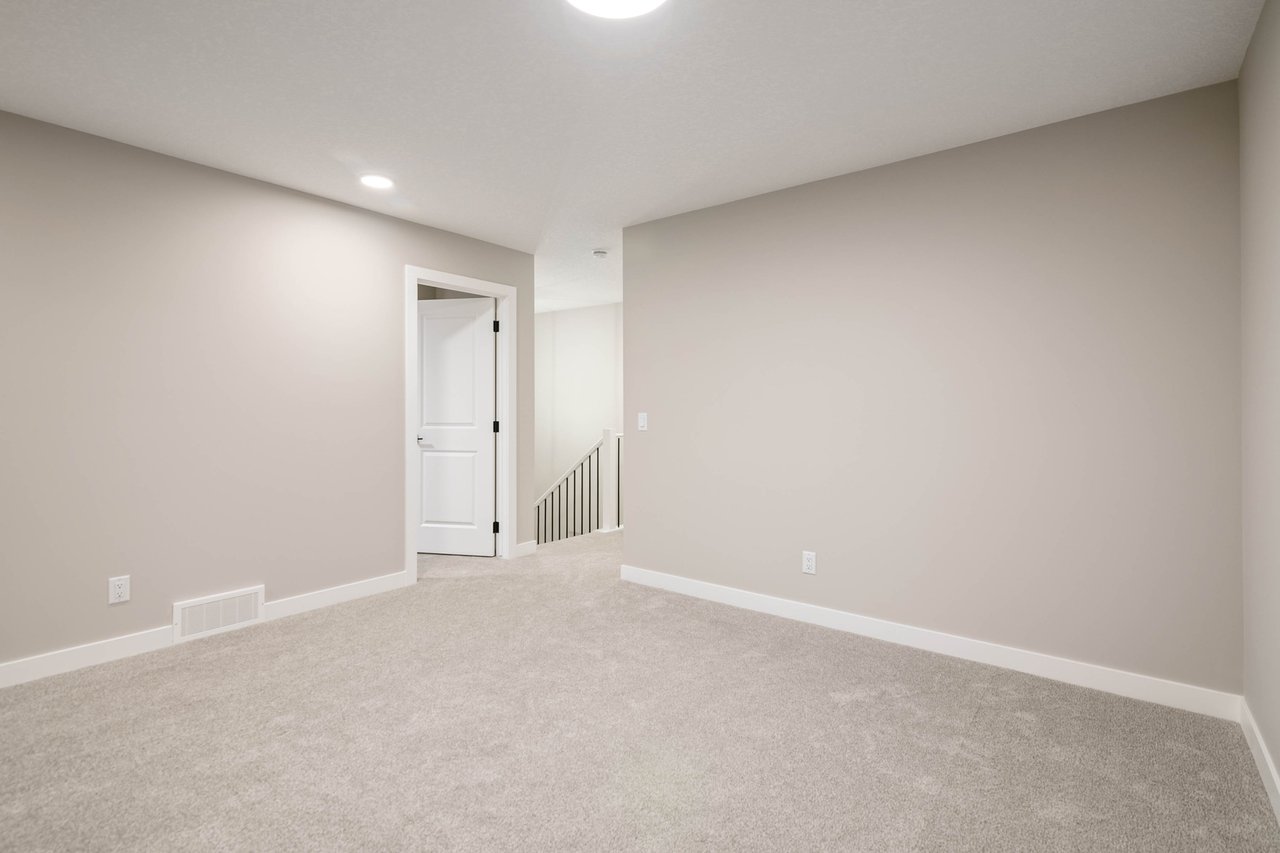 143 Belvedere Crescent SE