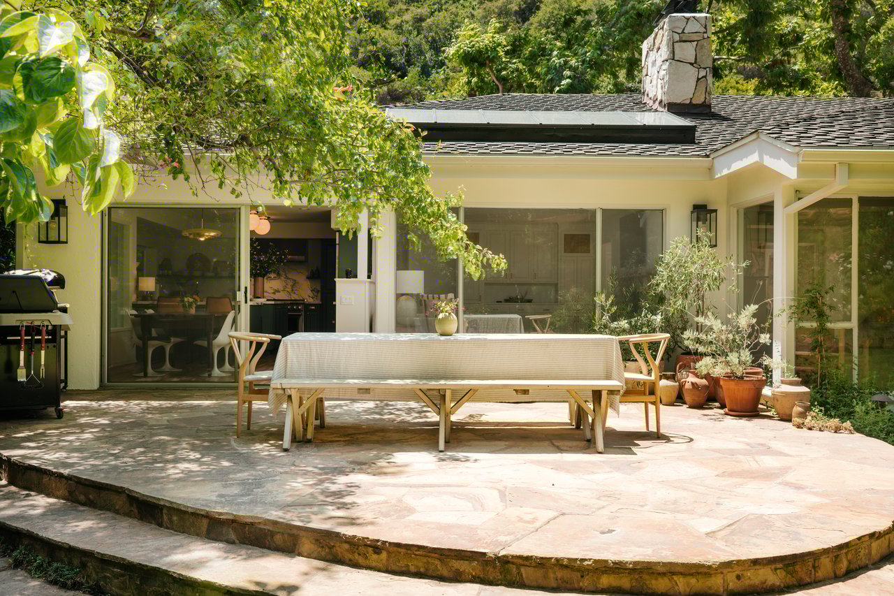 2610 Mandeville Canyon Rd