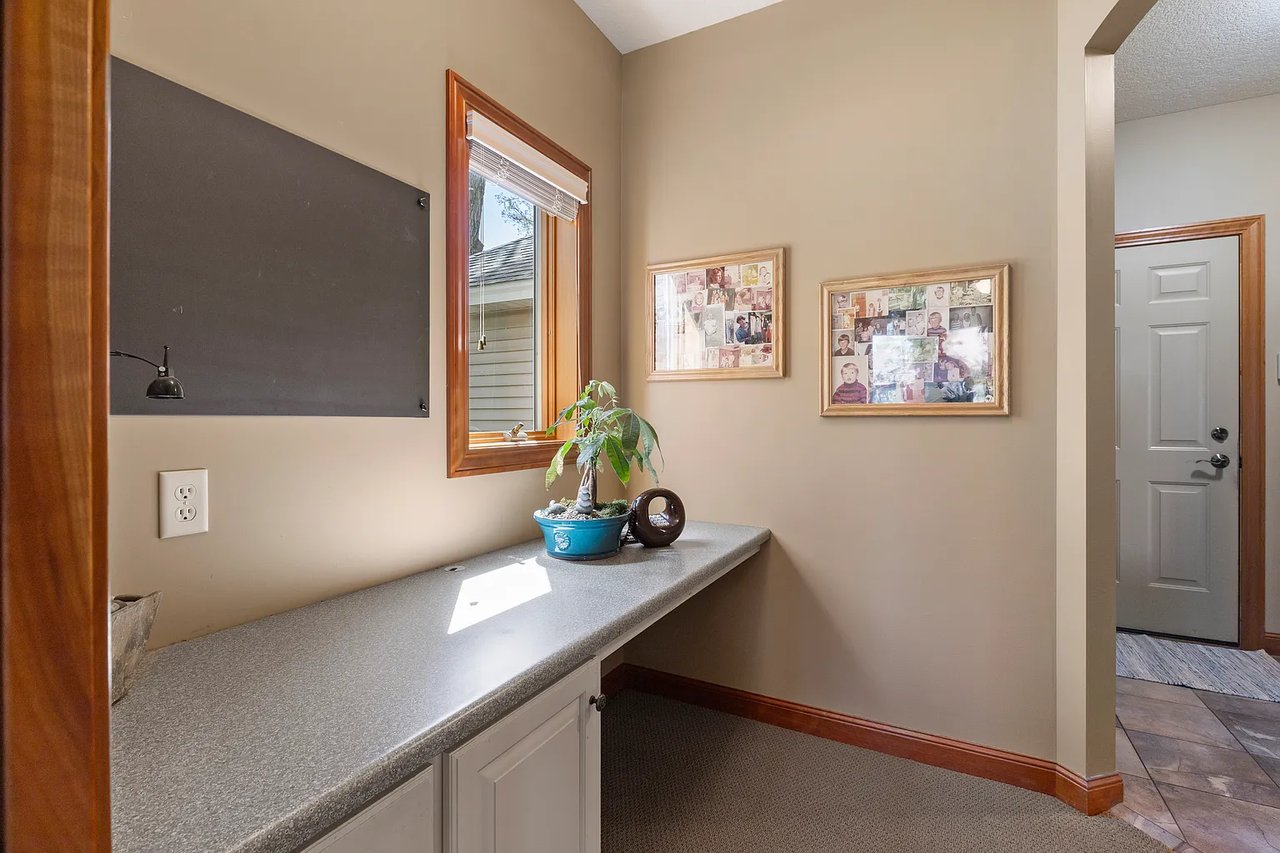Hanson-Built Model Home on Quiet Cul-De-Sac