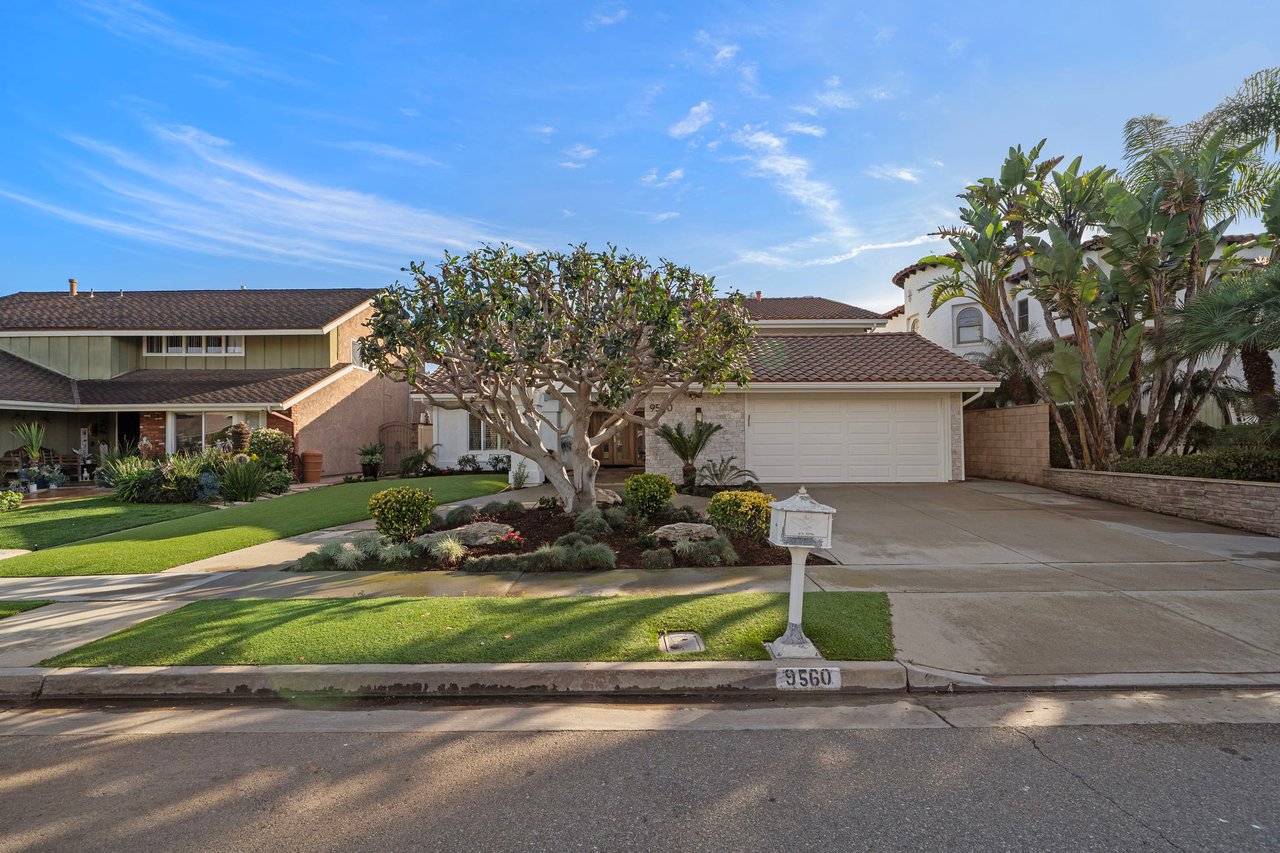 9560 La Amapola Avenue