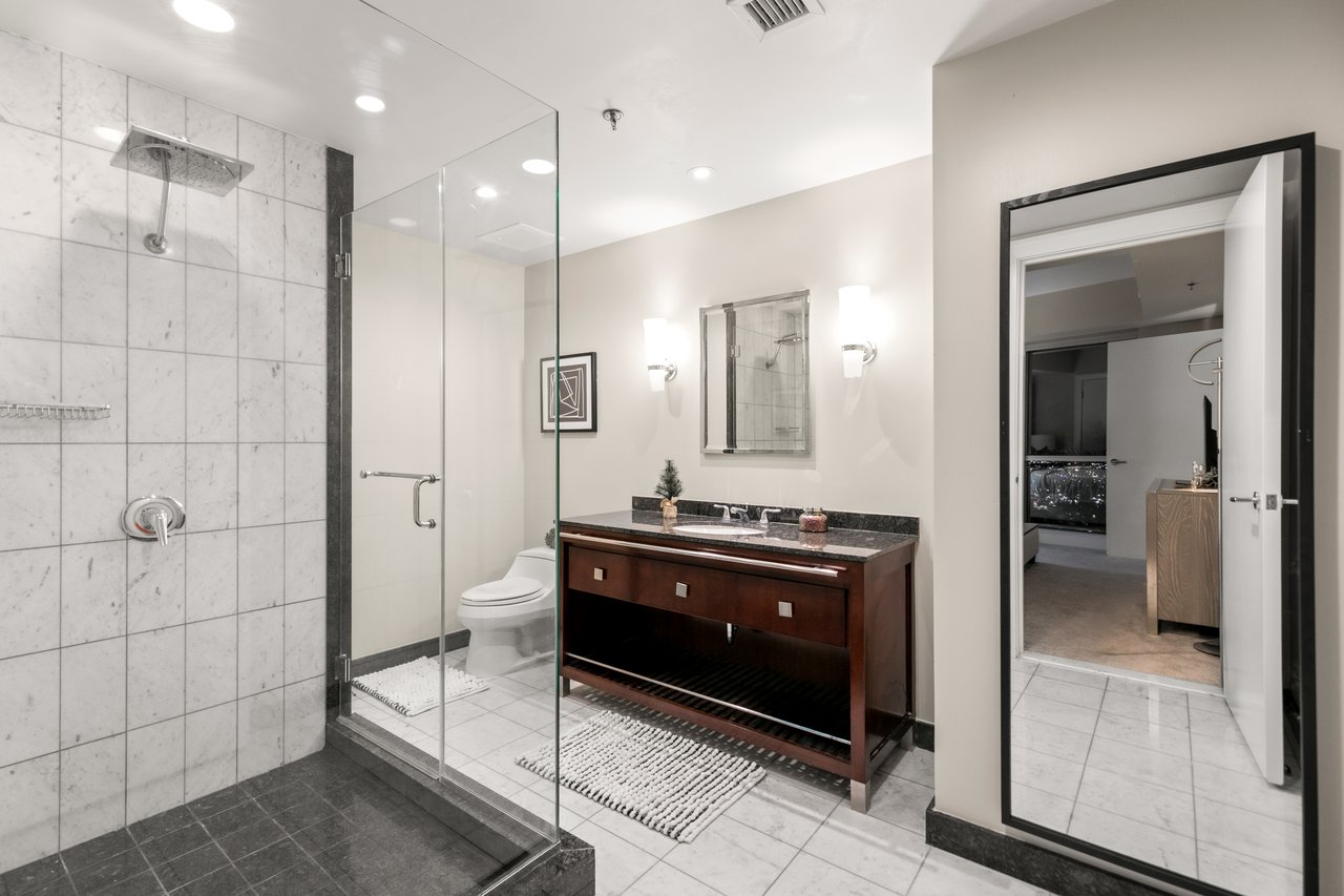 2700 Las Vegas Boulevard 2303