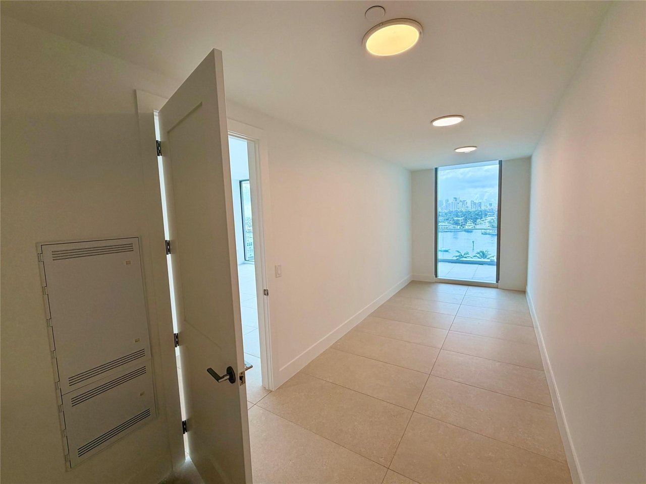 153 N Seabreeze Blvd S-602