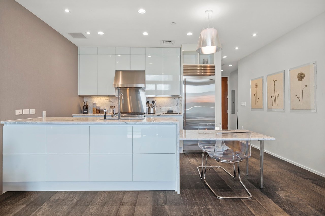 200 Congress Ave #33BB