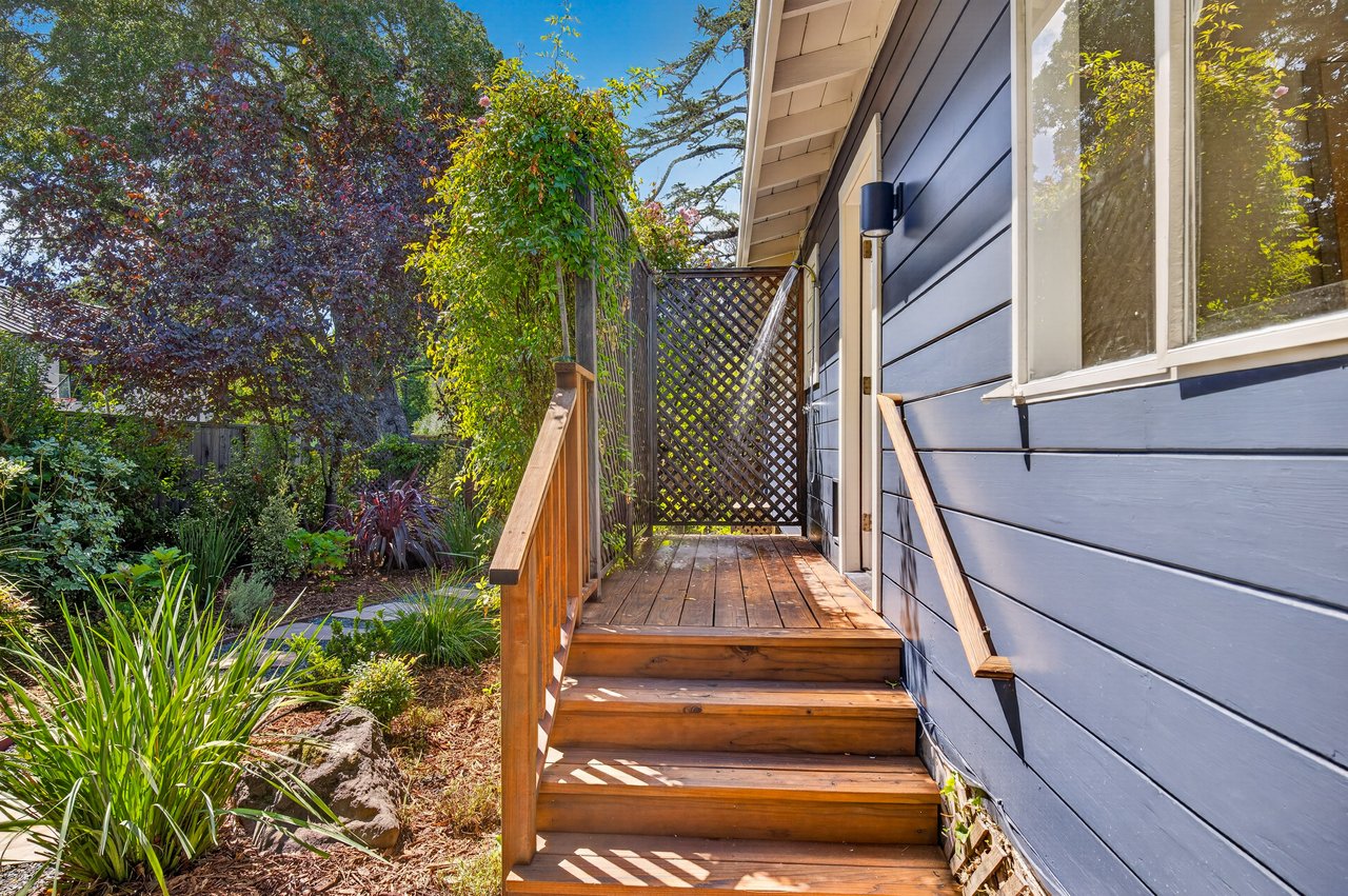 82 Shady Lane, Ross